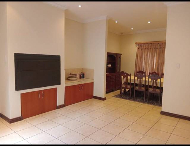 4 BEDROOM HOUSE FOR SALE IN WIERDA PARK
